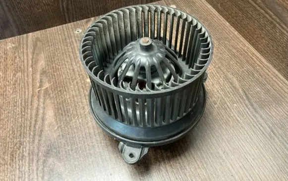 Opel Vivaro Heater fan/blower 91158687