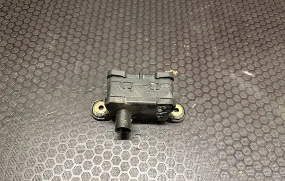 Volkswagen Touran I ESP acceleration yaw rate sensor 1K0907655D CV76A313F0 10170103643