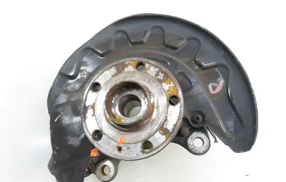 Volkswagen Golf VII Front wheel hub spindle knuckle 5Q0256A