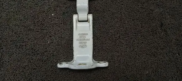 Ford Transit Tailgate/trunk/boot hinge V42982