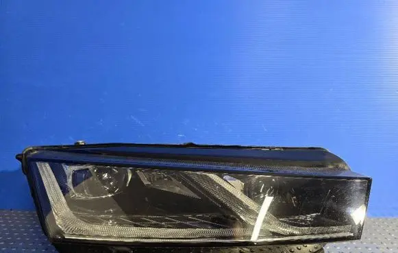 Skoda Octavia Mk4 Headlight/headlamp 5E4941016B