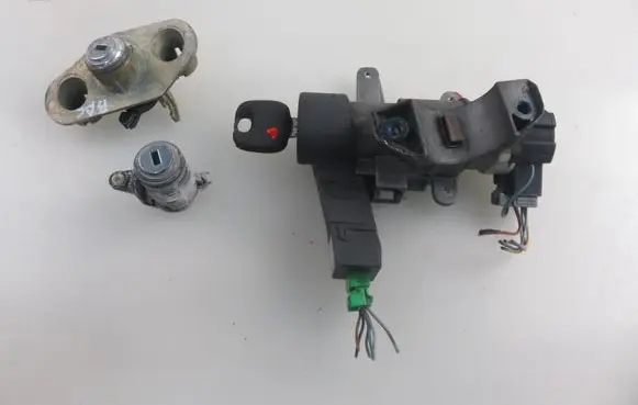 Volvo S80 Ignition lock 8673073 8626324