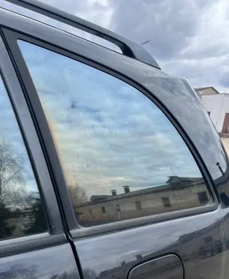 Toyota RAV 4 (XA20) Rear side window 