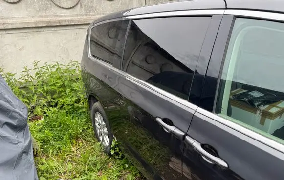 Chrysler Pacifica Side sliding door