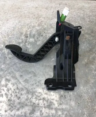 Renault Master III Clutch pedal 
