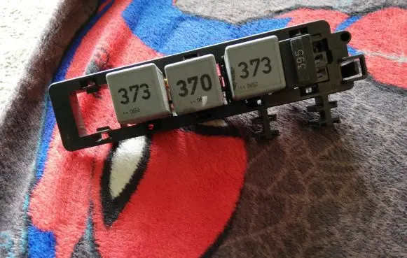 Volkswagen Golf V Fuse box set 1k2937503a 8d0951253a 8d0951253