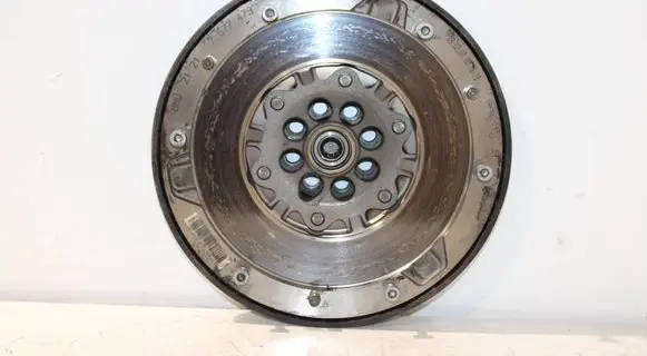 BMW 1 E81 E87 Dual mass flywheel 7577479