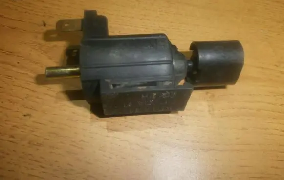 Mazda 626 Turbo solenoid valve k5t43172
