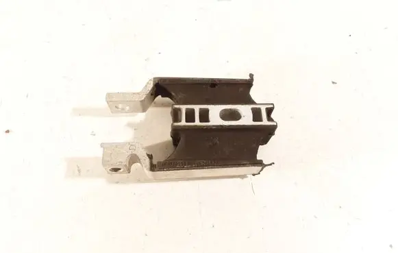 Volvo V60 Engine mount bracket 31339956 P31330594
