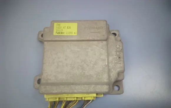 Mazda 323 F Airbag control unit/module B30E57K30 3326641