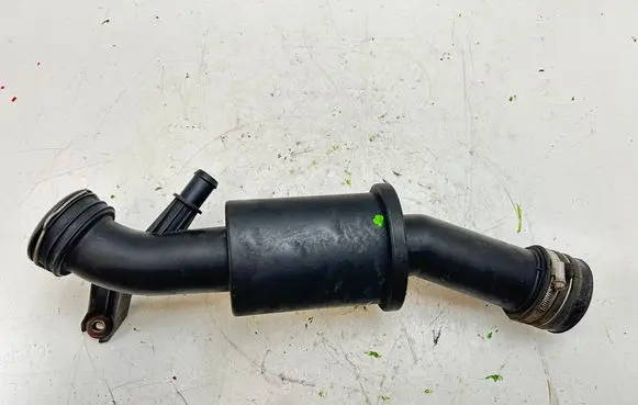 Intake resonator