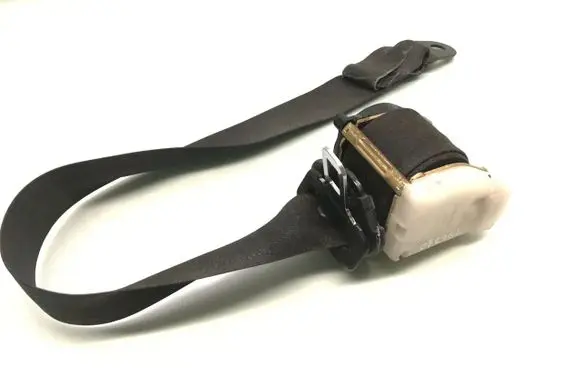 Opel Astra F Front seatbelt 90286922 2967