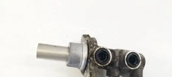 Mitsubishi Outlander Master brake cylinder 