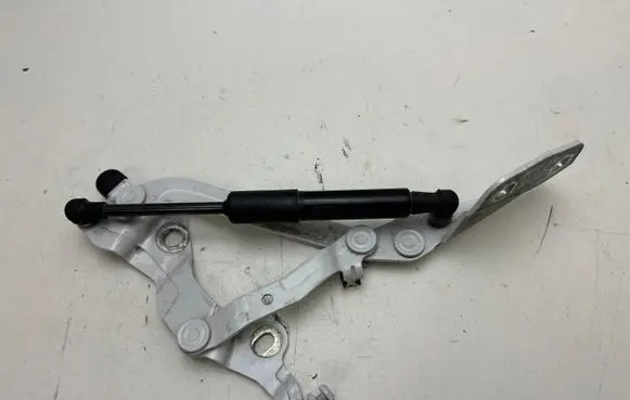 Audi A3 S3 8V Tailgate/trunk strut/damper 8V7827552A