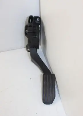 Volvo V70 Accelerator throttle pedal 6G929F836DD