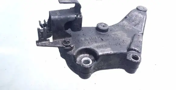Mercedes-Benz E W212 Engine mounting bracket A6510940039