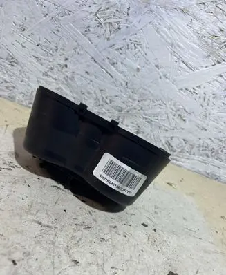 Cup holder front