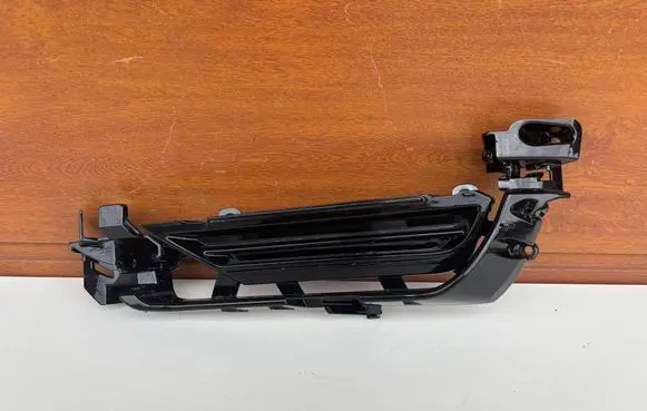 Volvo XC90 Front bumper lower grill 31694564 31663500
