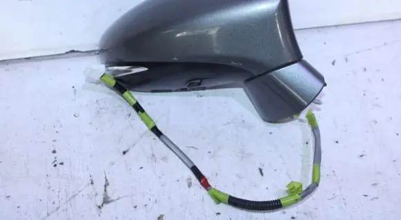 Lexus CT 200H Front door electric wing mirror