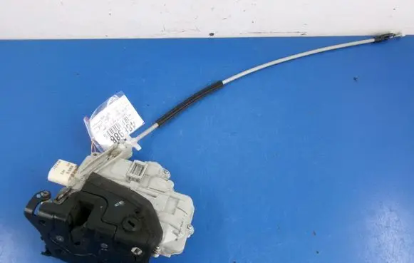 Seat Ibiza IV (6J,6P) Rear door lock 3C4839016A