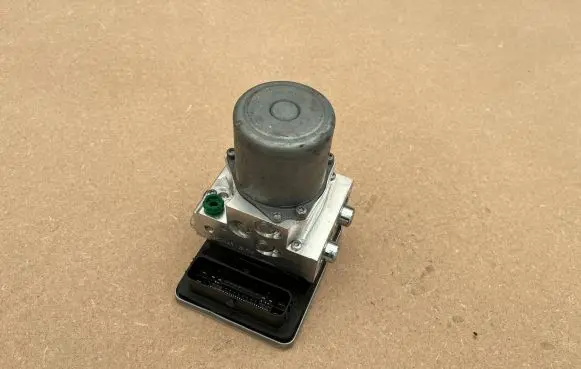 Mercedes-Benz GLE W167 ABS Pump A1679002611