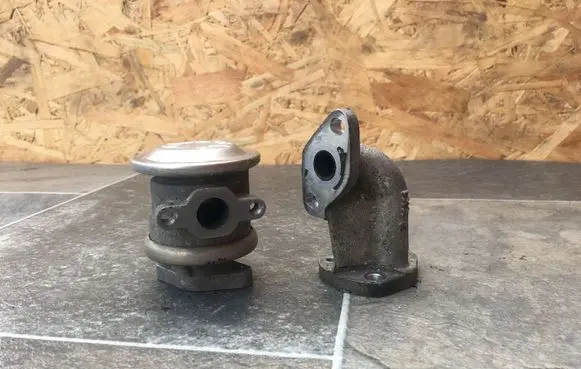 Audi A4 S4 B6 8E 8H EGR valve 06C131102 06C131166B