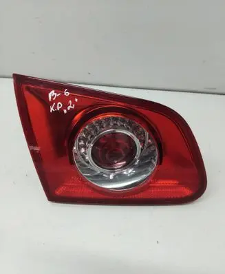 Tailgate rear/tail lights