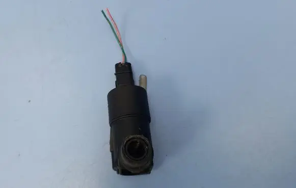 Windshield washer spray nozzle