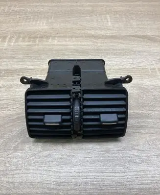 Volkswagen PASSAT B6 Dash center air vent grill 3C0819203