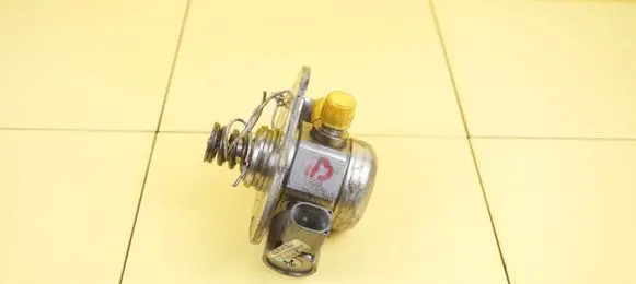BMW 3 E90 E91 Fuel injection high pressure pump 0261520141 N43B20A