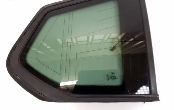 Rear side window