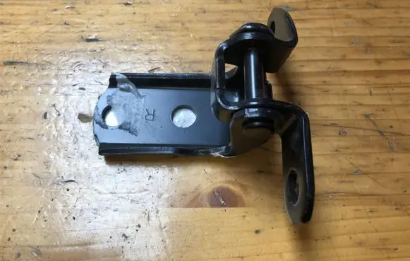 Toyota Land Cruiser (J150) Rear door lower hinge 6877052031