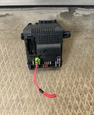 Volvo XC70 Fuse module 30765646 28043321