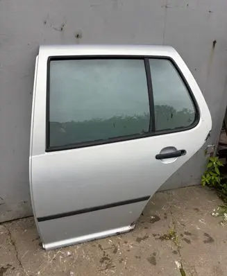 Volkswagen Golf IV Rear door