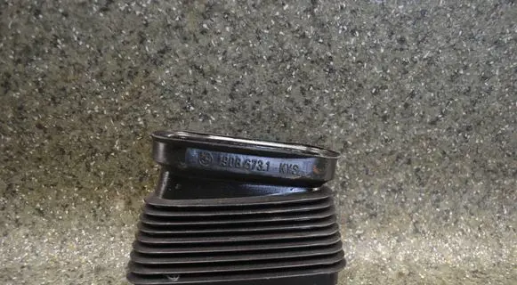 BMW 5 E34 Air intake duct part 19086731