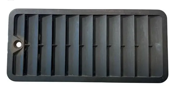 Mercedes-Benz 207 310 Quarter panel pressure vent 6018300018