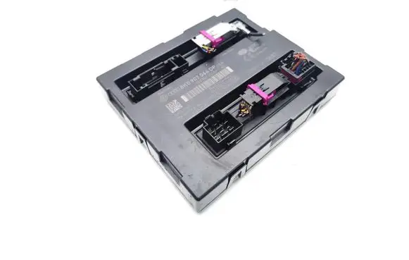 Audi A5 8T 8F Central body control module 8K0907064DP 5DK009918