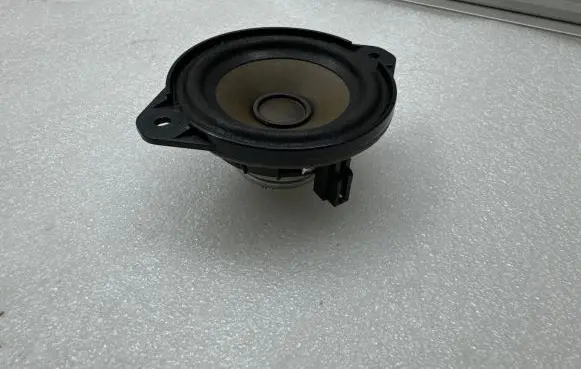 Tesla Model S Panel speaker 100483301A 1000346001