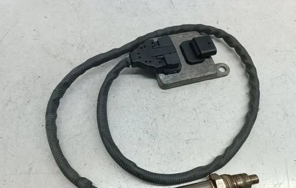 Mercedes-Benz ML W166 Lambda probe sensor A0009055812 0009055812 A3C02860300619