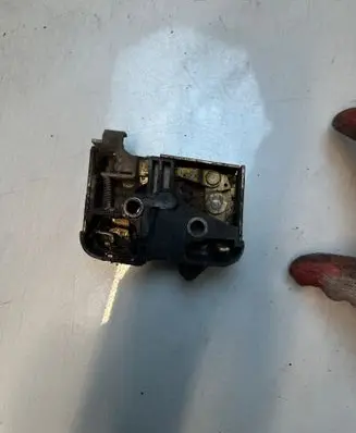 Volkswagen Transporter - Caravelle T3 Front door lock 251837016a