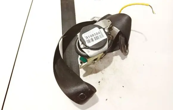 Volkswagen Golf V Front seatbelt 602213900