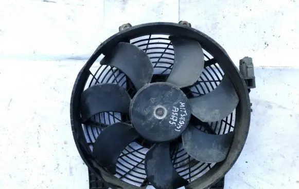 Mitsubishi Space Star Radiator cooling fan shroud