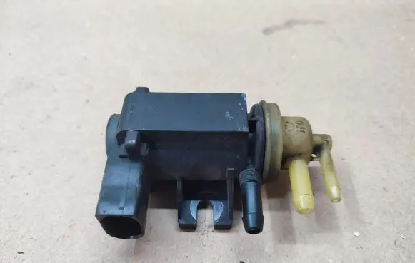 Volkswagen PASSAT B7 Turbo solenoid valve