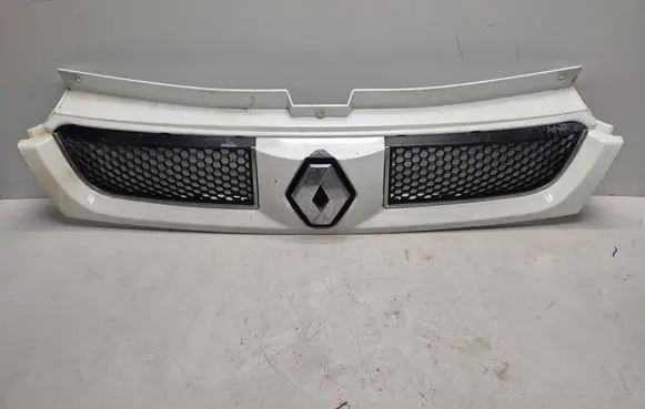 Front bumper upper radiator grill