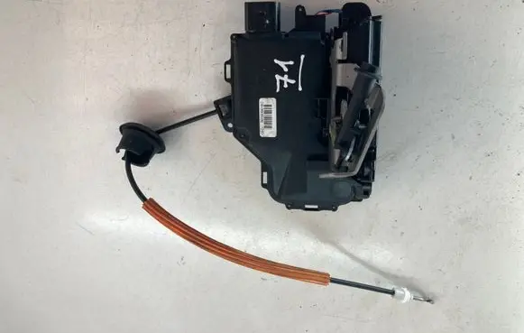 Audi A4 S4 B6 8E 8H Rear door lock 8E0839016C