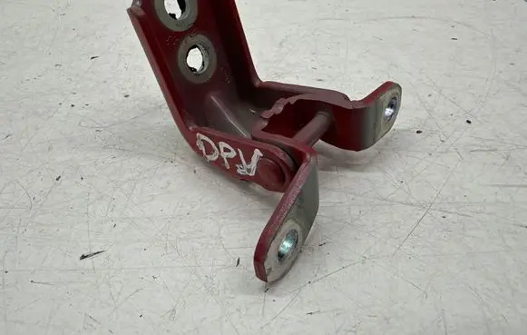 Nissan Leaf II (ZE1) Front door upper hinge