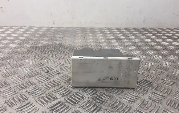 Audi A3 S3 8L Central locking vacuum pump 8D0862257B