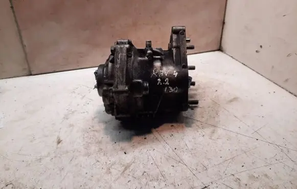 Gearbox transfer box case