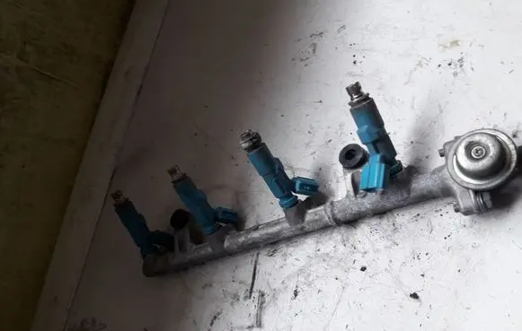 Toyota Yaris Fuel injectors set 