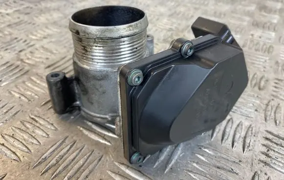 Audi A4 S4 B8 8K Throttle valve 03L128063E A2C53338105